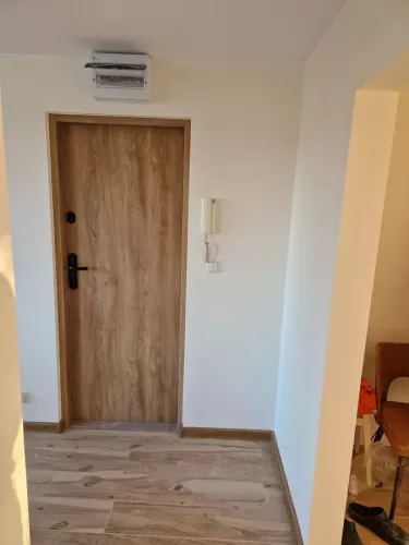 drzwi-zewnetrzne-w-mieszkaniu-prywatnym
